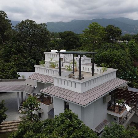 Villa Sierra Sky - Exquisite Elegant 4 Bedroom Villa Dehradun Exterior photo