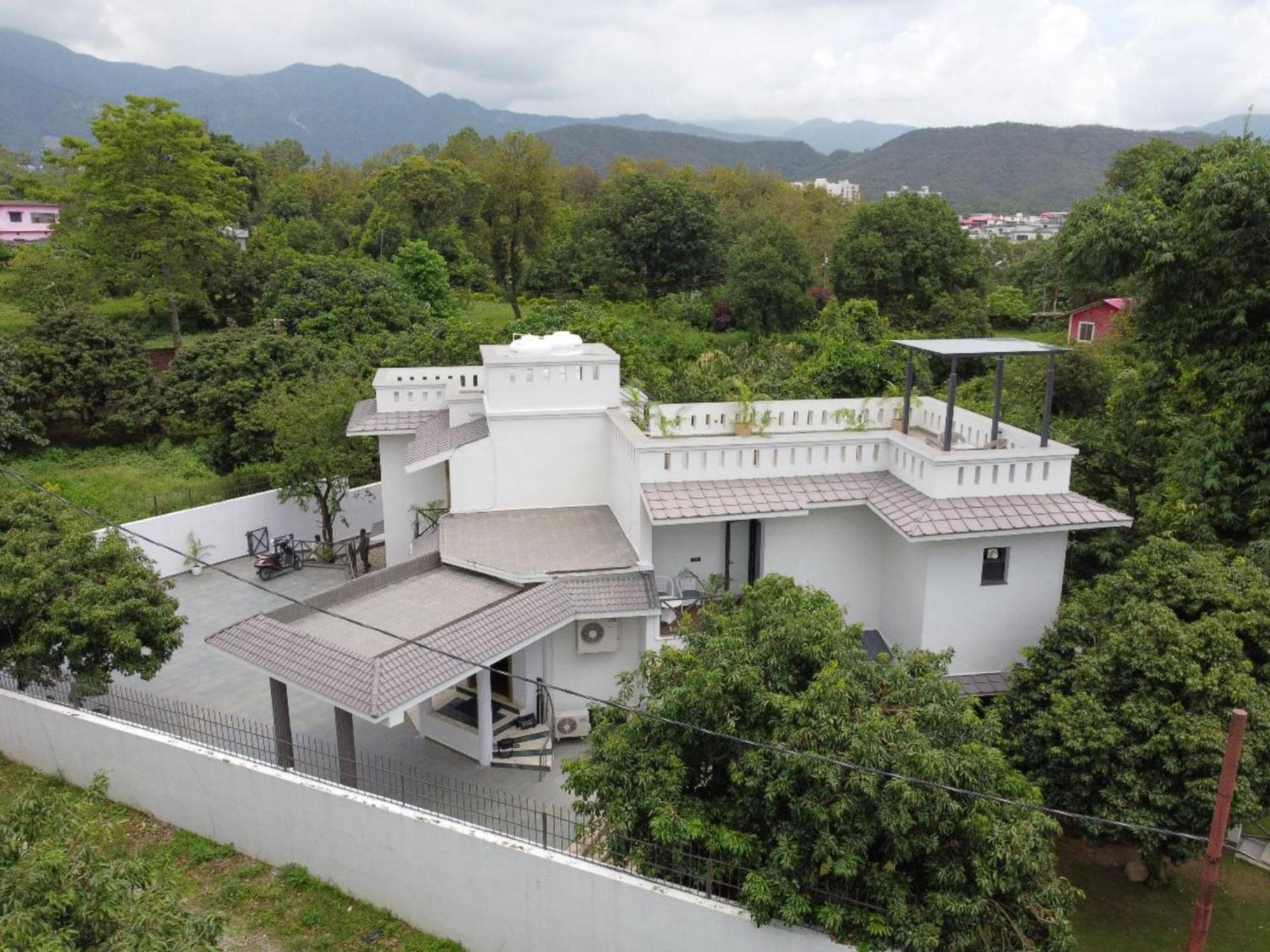 Villa Sierra Sky - Exquisite Elegant 4 Bedroom Villa Dehradun Exterior photo